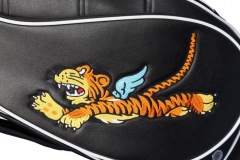 Golfbag: Tiger mit Flügeln