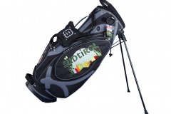 Golfbag / Standbag. Golfball im Rough/Südtirol